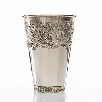 A silver beaker, mark Titulo and 916, Portugal 20th century.