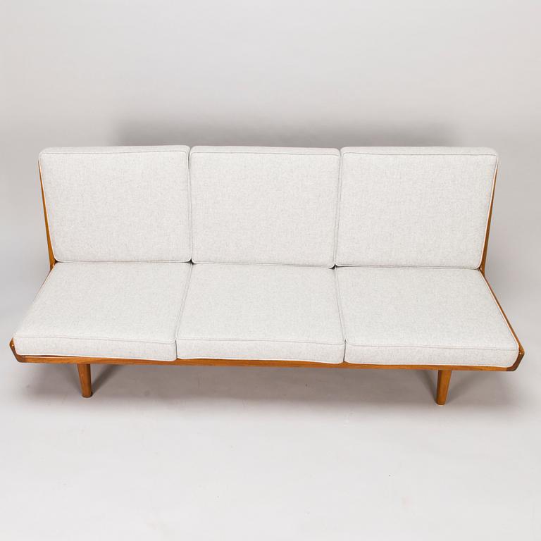 CARL GUSTAF HIORT AF ORNÄS, soffa, "Studio", Puunveisto Oy - Träsnideri Ab 1900-talets mitt.