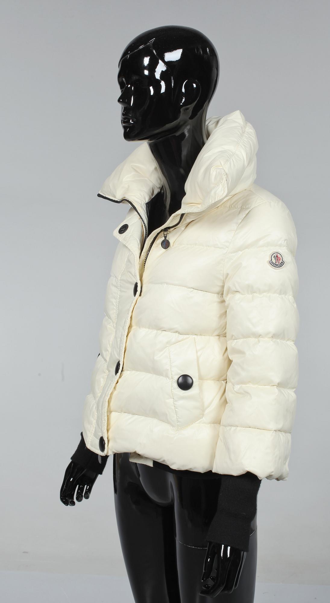 JACKA, Moncler.