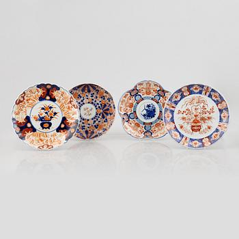 Four Japanese Imari porcelain chargers, Meiji (1862-1912) and early 20th century.
