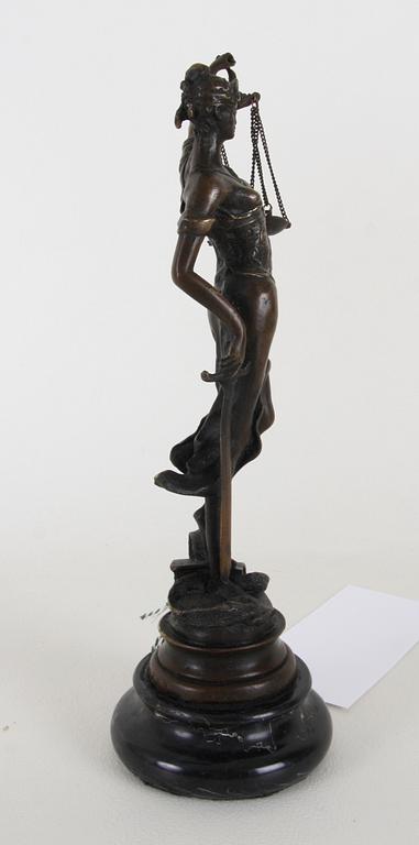 SKULPTUR, "Justitia".