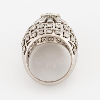 A platinum ring with an old-cut diamond ca 1.90 cts ca I/J i.