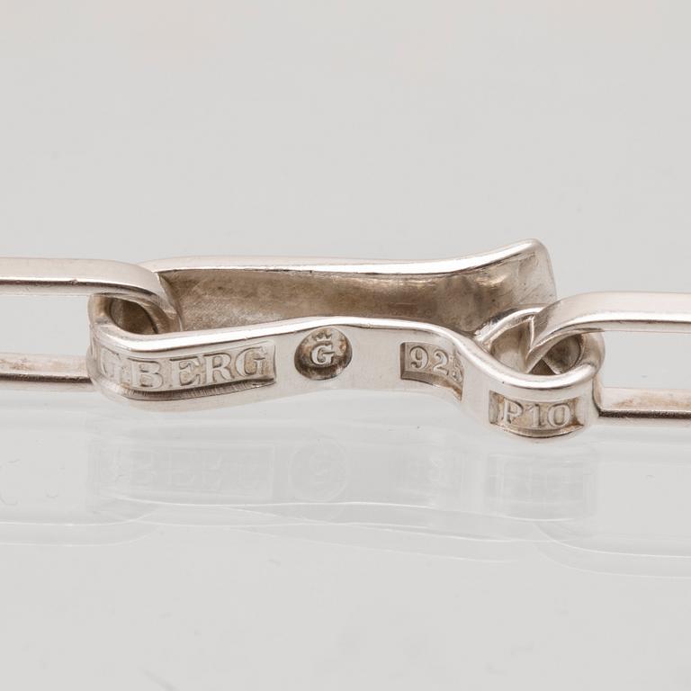 A silver necklace by Sven-Erik Högberg, Gothenburg 1989.