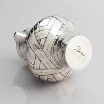 Sazikov, gräddkanna, förgyllt silver, Moskva 1881.
