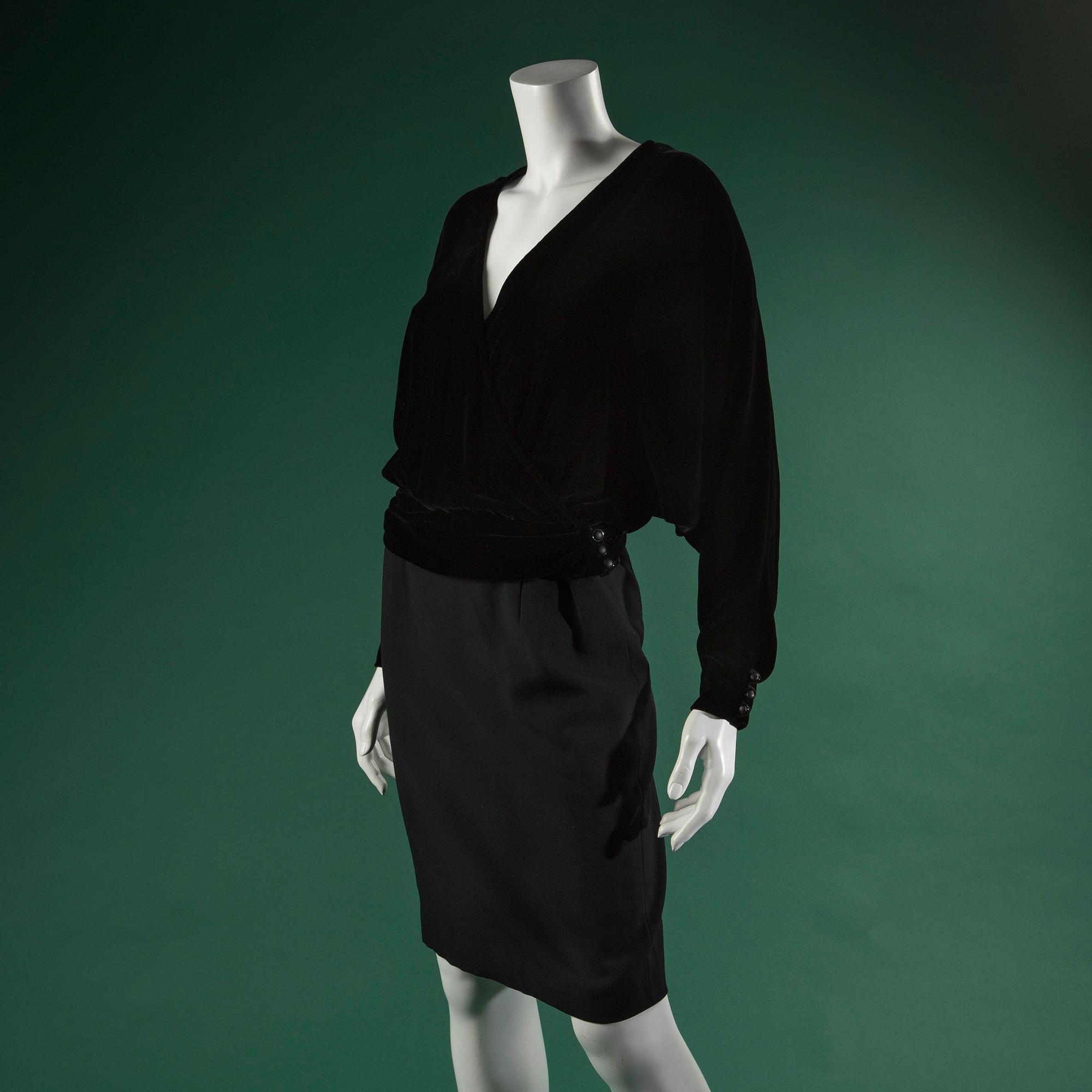 A dress by LOUIS FERRAUD in size 36.