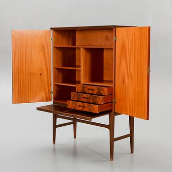 Cabinet / Bar cabinet, Abrahamssons Möbelfabrik, Taberg, Cabinet no. 345, 1950s.