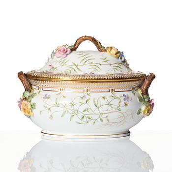 An early Royal Copenhagen 'Flora Danica' tureen with cover, Denmark, circa 1900.