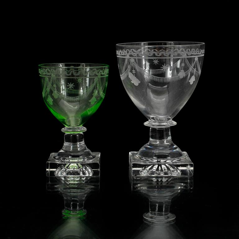 GLASSERVIS, 69 delar, glas, troligtvis Kosta 1900-talets första hälft.