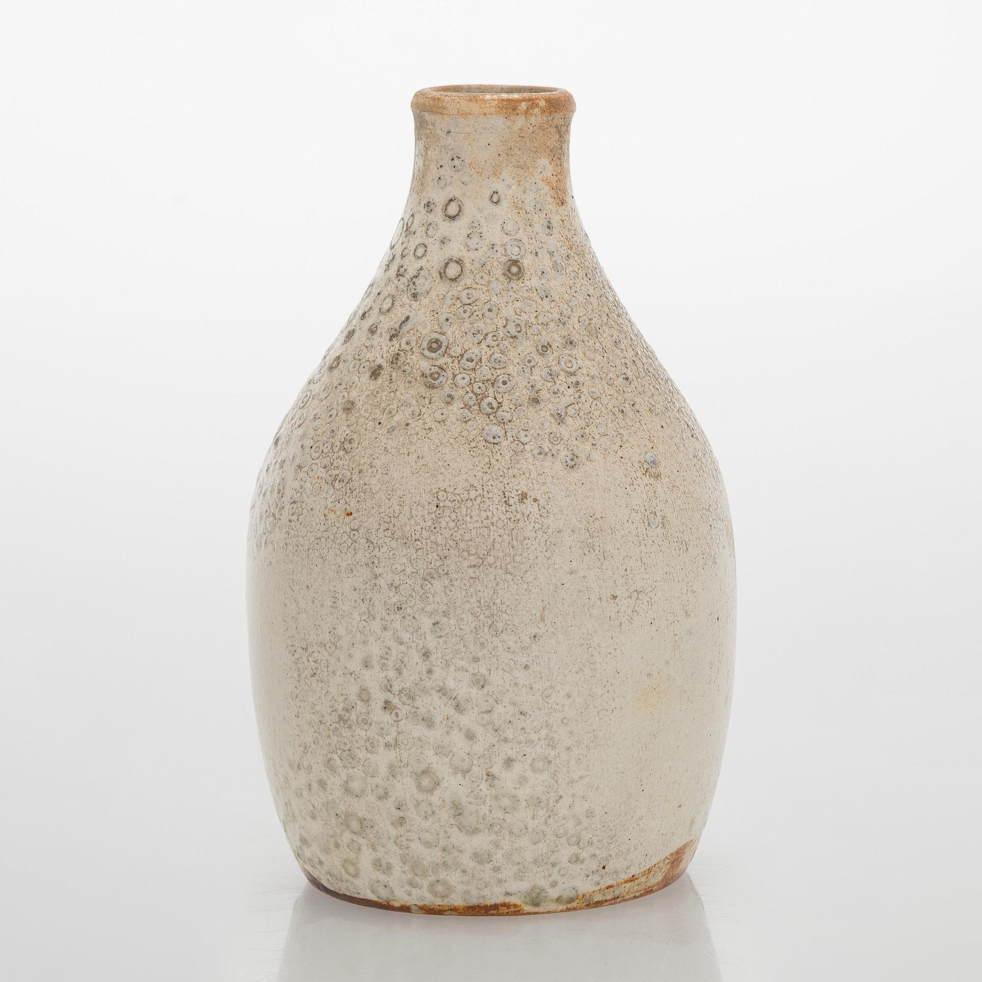 Kyllikki Salmenhaara, a stoneware vase, signed KS -43.