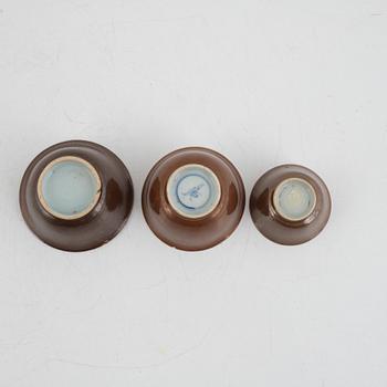 Four pieces of Chinese porcelain, Qianlong (1736-95).