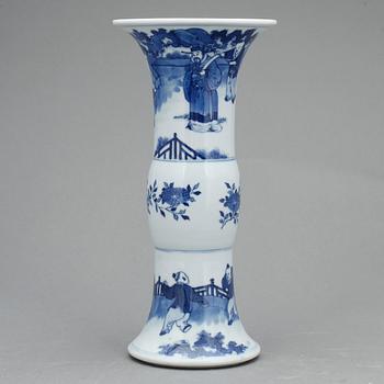 VAS, porslin. Kina. Kangxi-stil, 1900-tal.