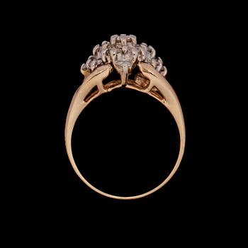 RING, 14k guld med 15 briljantslipade diamanter, totalt ca 0.78 ct, utländska stämplar. Vikt 5 g.