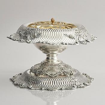 Praktskål med fat, sterling silver, Black, Starr & Frost, New York 1874-1908.