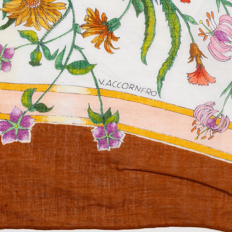Gucci, a 'Flora' scarf.
