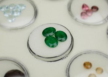 ÄDELSTENSSAMLING, 25 delar.