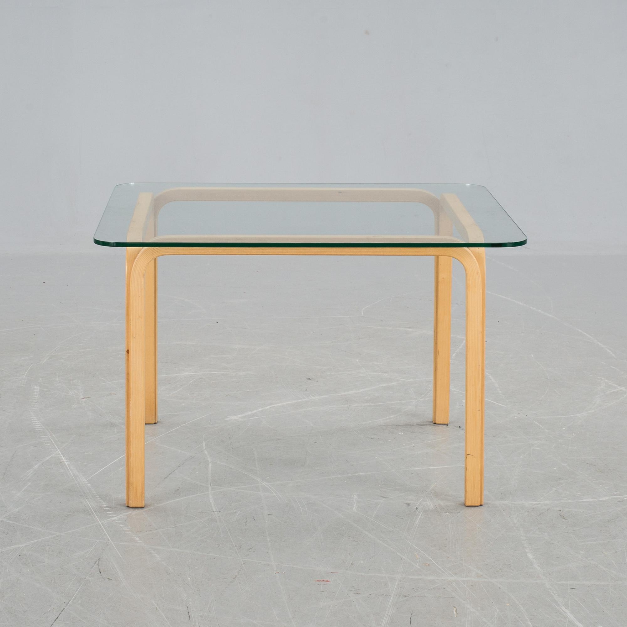 BORD, modell Y805A, Alvar Aalto, Artek.