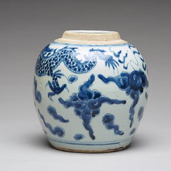 A blue and white Transitional jar, 17th Century.