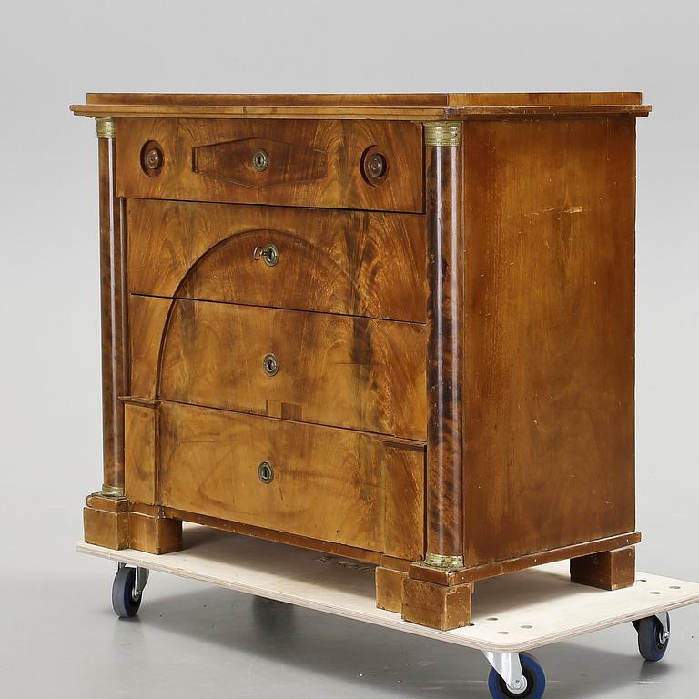 SKRIVBYRÅ, empire, 1800-talets första hälft. Etikettmärkt invändigt J.G Bolin.