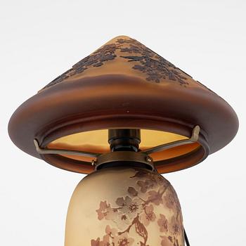 An Art Nouveau-style table lamp by Verrerie Michel, mid-20th century.