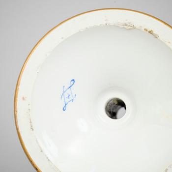 LJUSSTAKAR, ett par, porslin, Minton, Stoke-upon-Trent, England, 1800-talets slut.