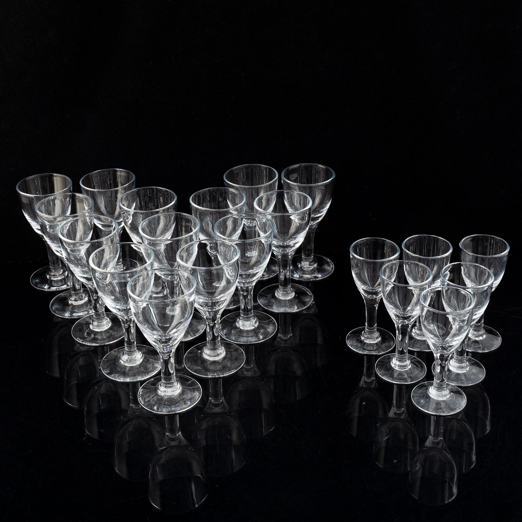 Ingegerd Råman, vinglas, "Bellman", 14 + 6 st, Skrufs Glasbruk, signerade.