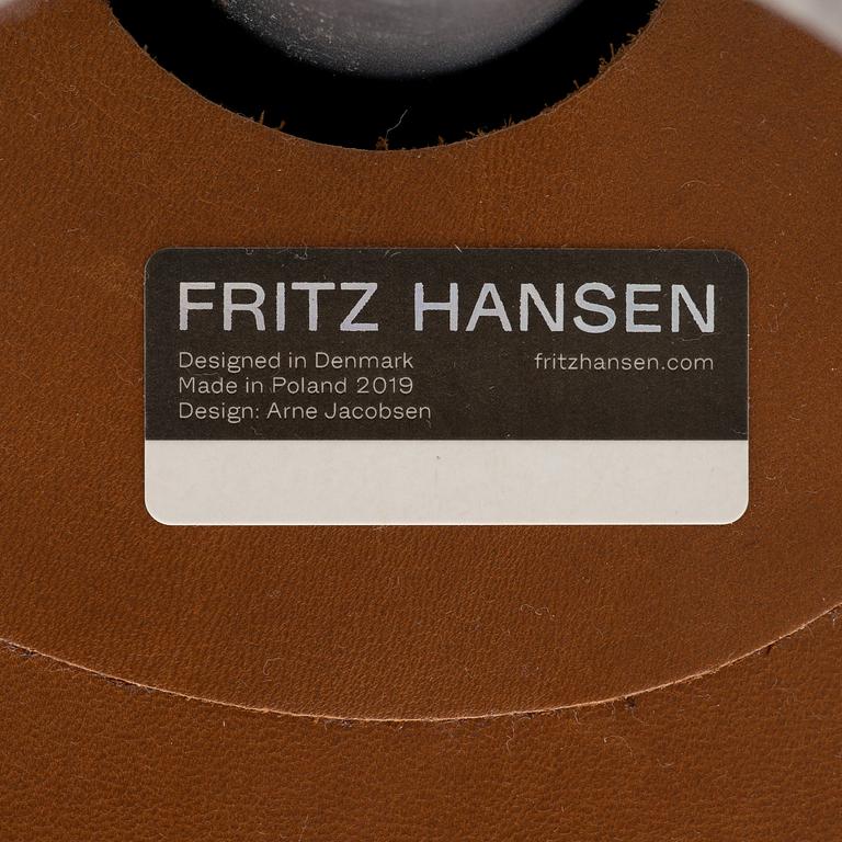 Arne Jacobsen, fåtölj, "Ägget", Fritz Hansen, Danmark, 2019.