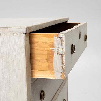 Chest of drawers, 19th century.