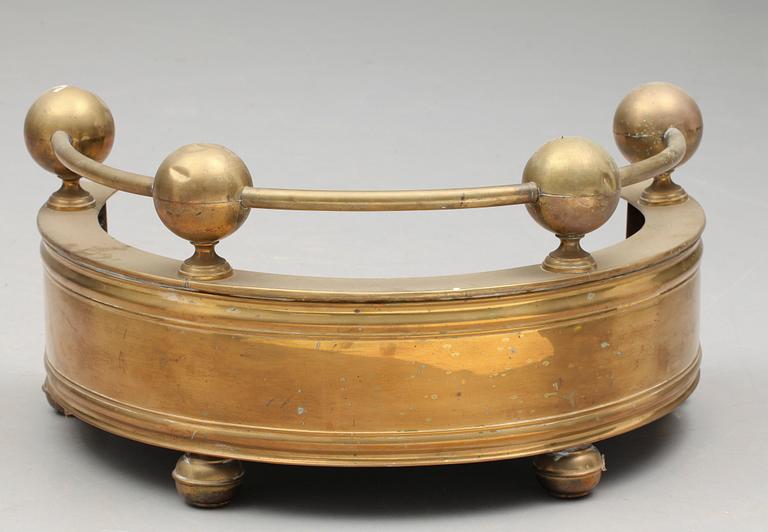 GNISTSKYDD, mässing, 1900-talets första hälft.