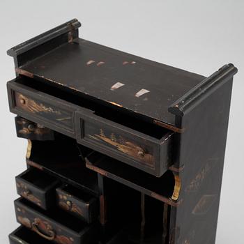 A small cabinet from Japan, early 20th century.