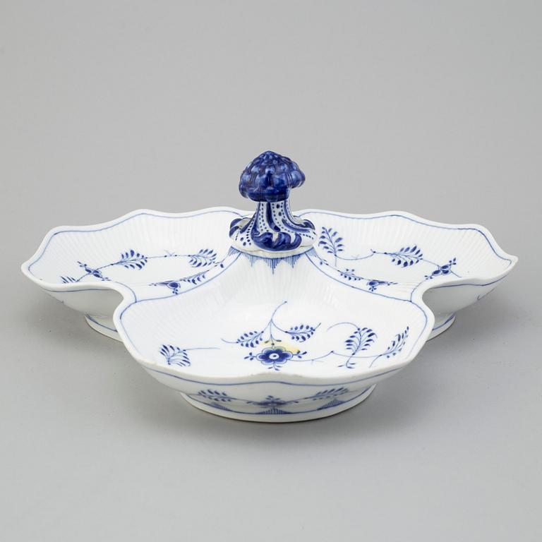 A porcelain plate, 'Musselmalet, Royal Copenhagen, Denmark, second half of the 20th century.