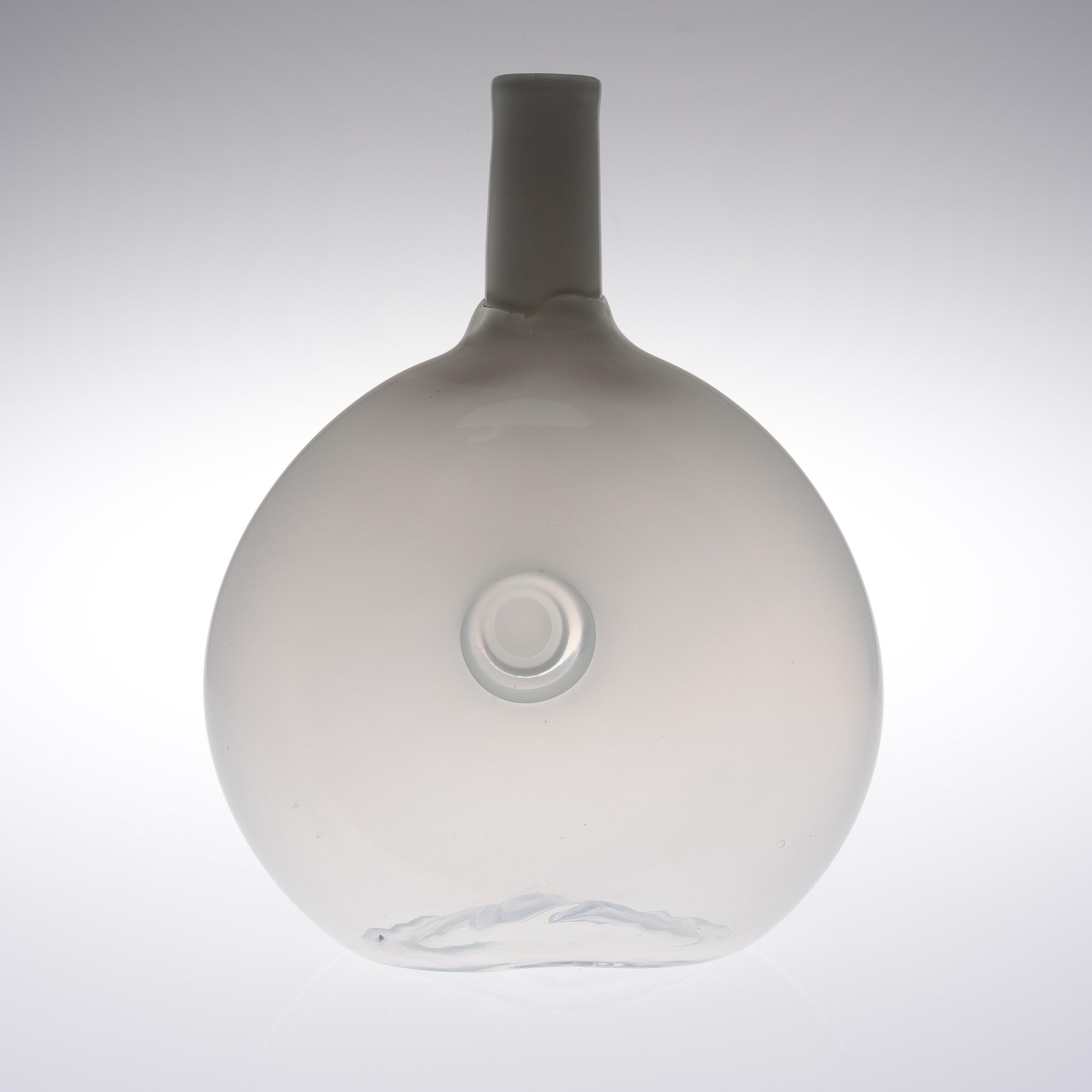 OIVA TOIKKA, KORISTEPULLOJA. Sign. Oiva Toikka, Nuutajärvi Notsjö. 1970-luku.