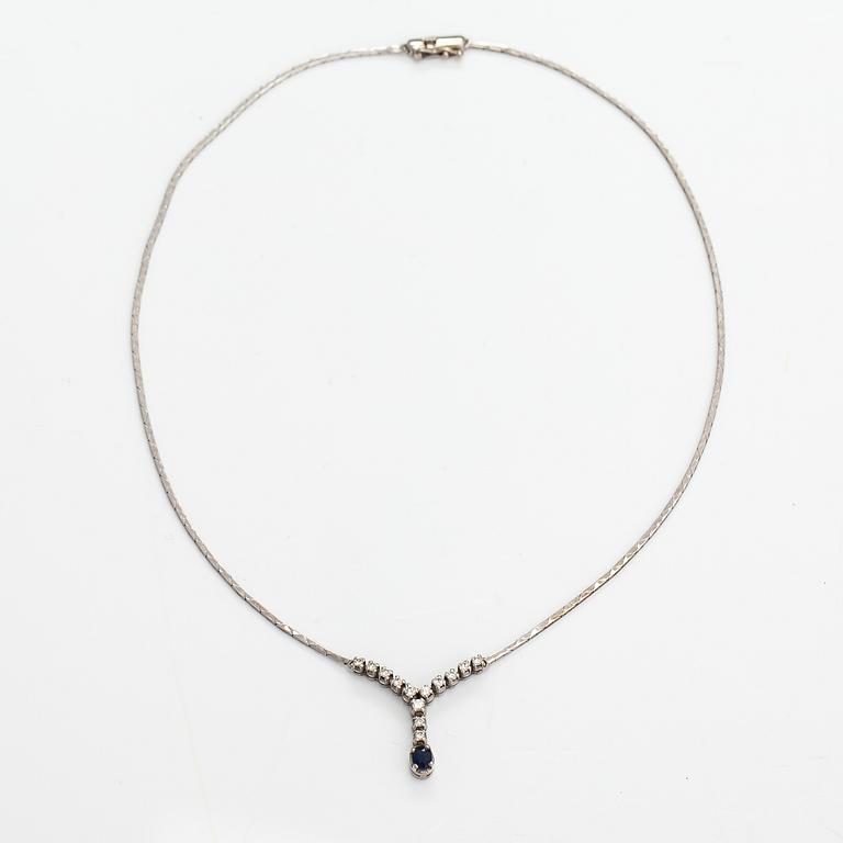 An 18K white gold necklace with a sapphire and diamonds ca. 0.41 ct in total. Finnish import marks.