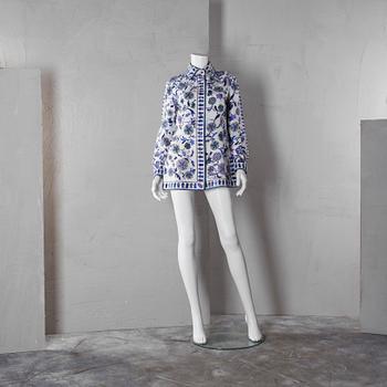 Silk blouse from Emilio Pucci.