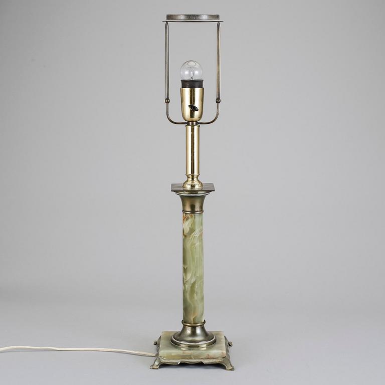 BORDSLAMPA, omkring 1900-talets mitt.
