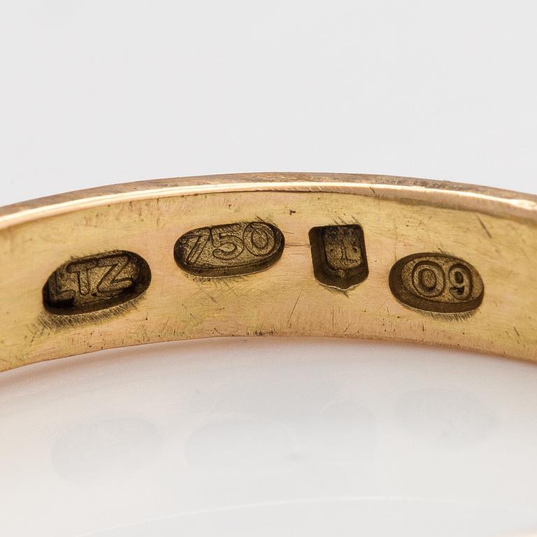 An 18K gold ring with a ruby and diamonds ca. 0.12 ct in total. Lagercrantz Jewellery, Tammisaari 2015.