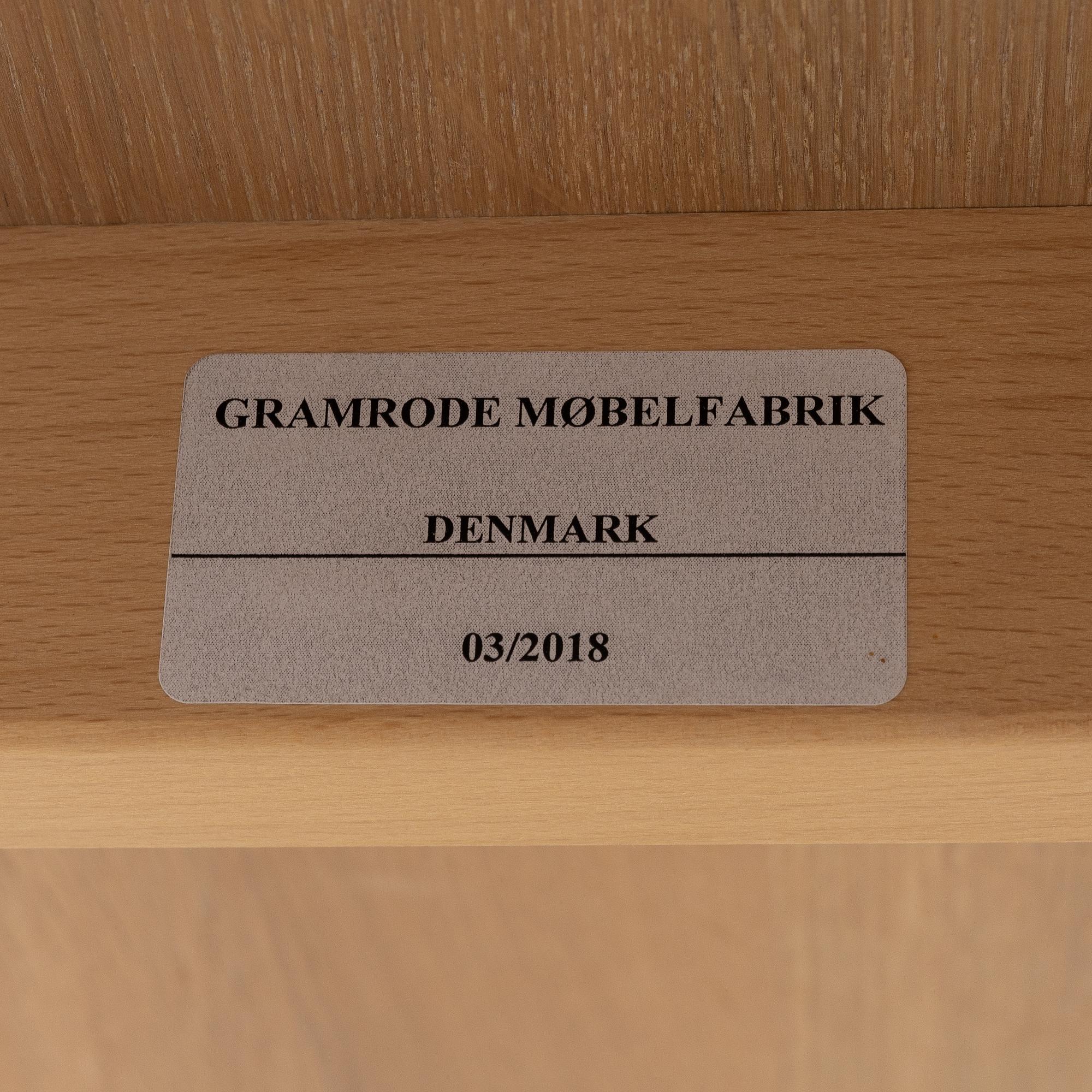 Nissen & Gehl, dining table, model "GM 210", Gramrode Møbelfabrik, Naver Collection, Danmark 2018.
