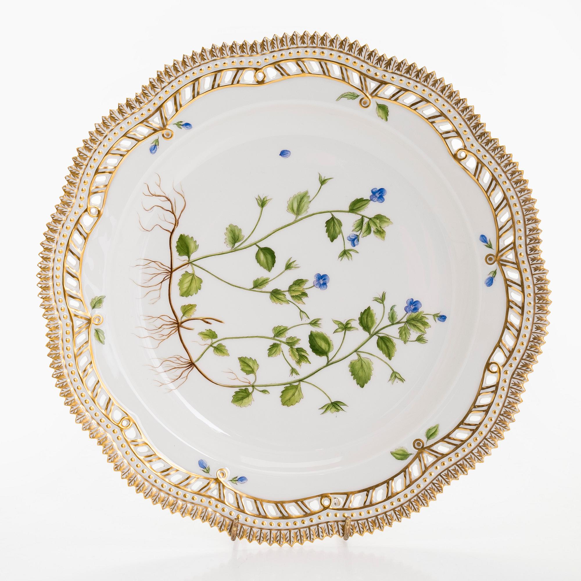 A "Flora Danica" porcelain plate, Royal Copenhagen, Denmark, 20th century.