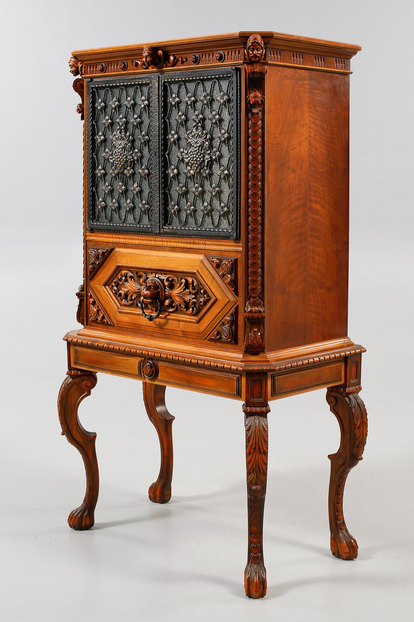 BARSKÅP, barockstil, 1900-talets andra hälft.