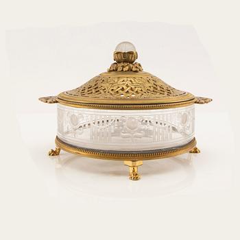 Bowl with lid Empire style around 1900.