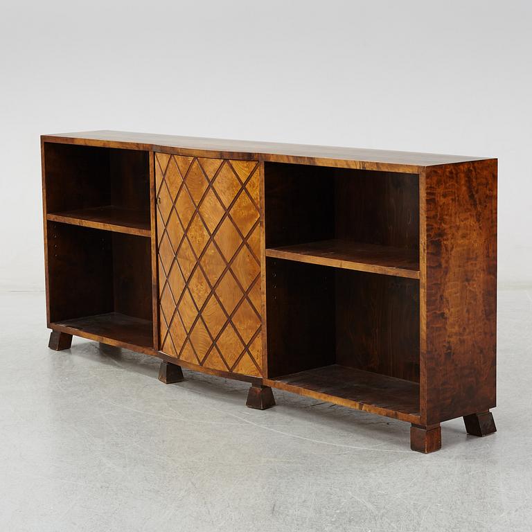 Bokhylla med skåp, 1940-tal.