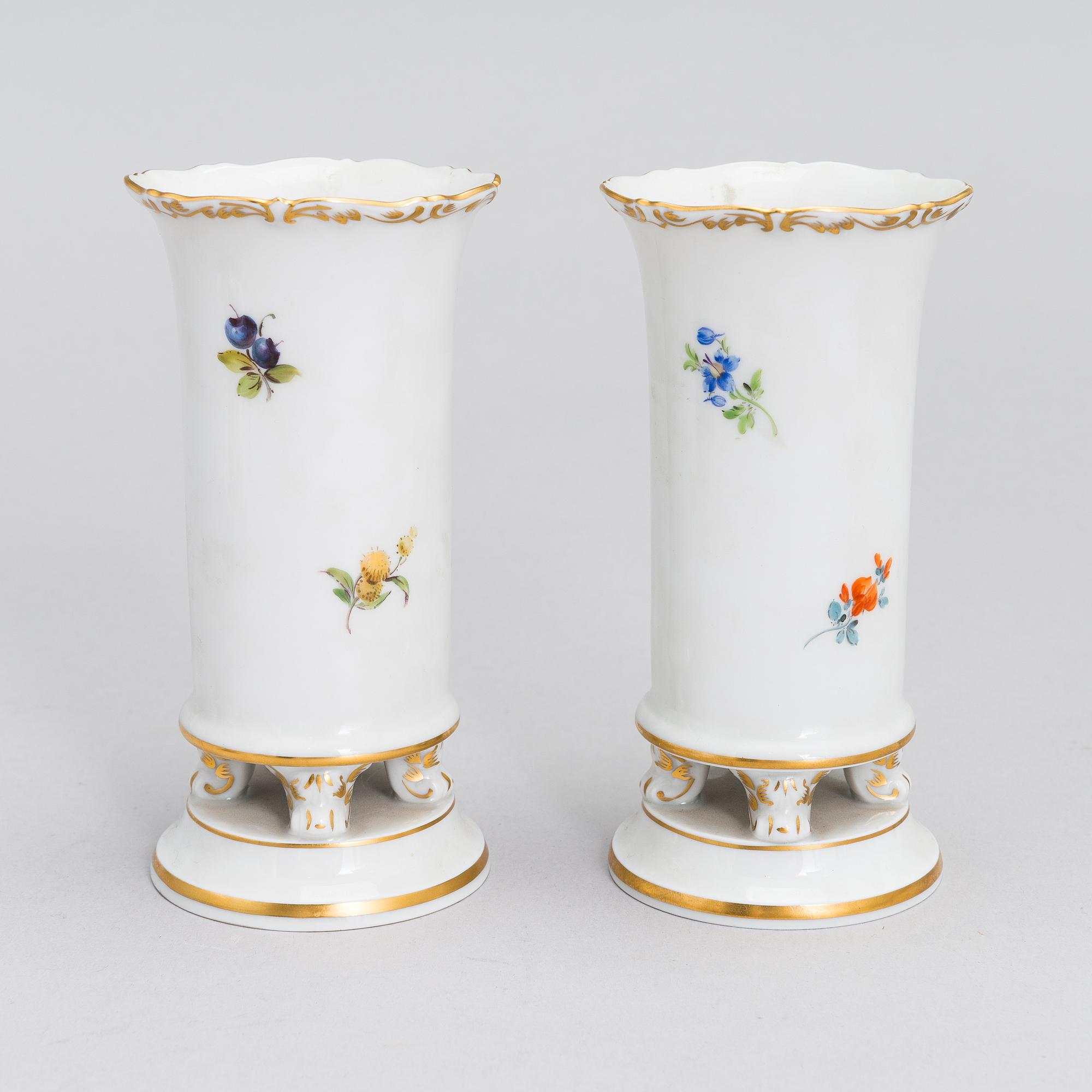 A set of 20th century eight Meissen porcelain objects.