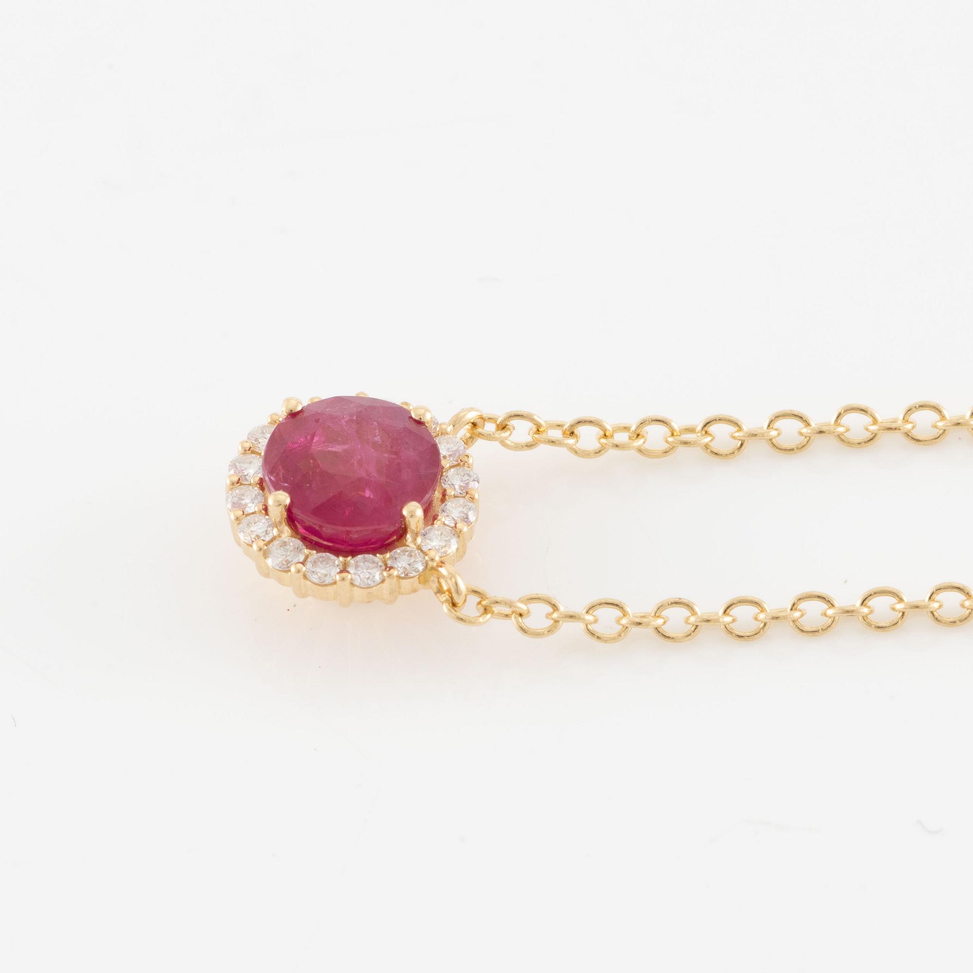 Necklace 18K gold with ruby and brilliant-cut diamonds.