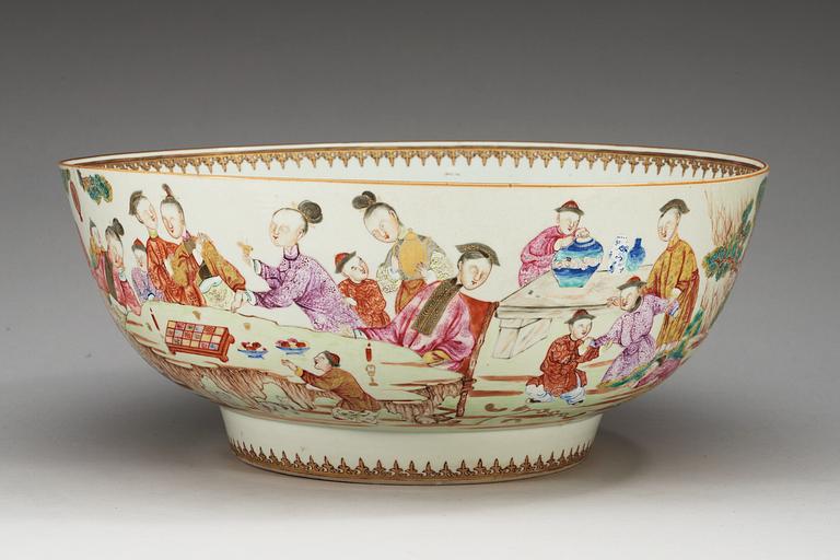 A large famille rose punch bowl, Qing dynasty, Qianlong (1736-95).