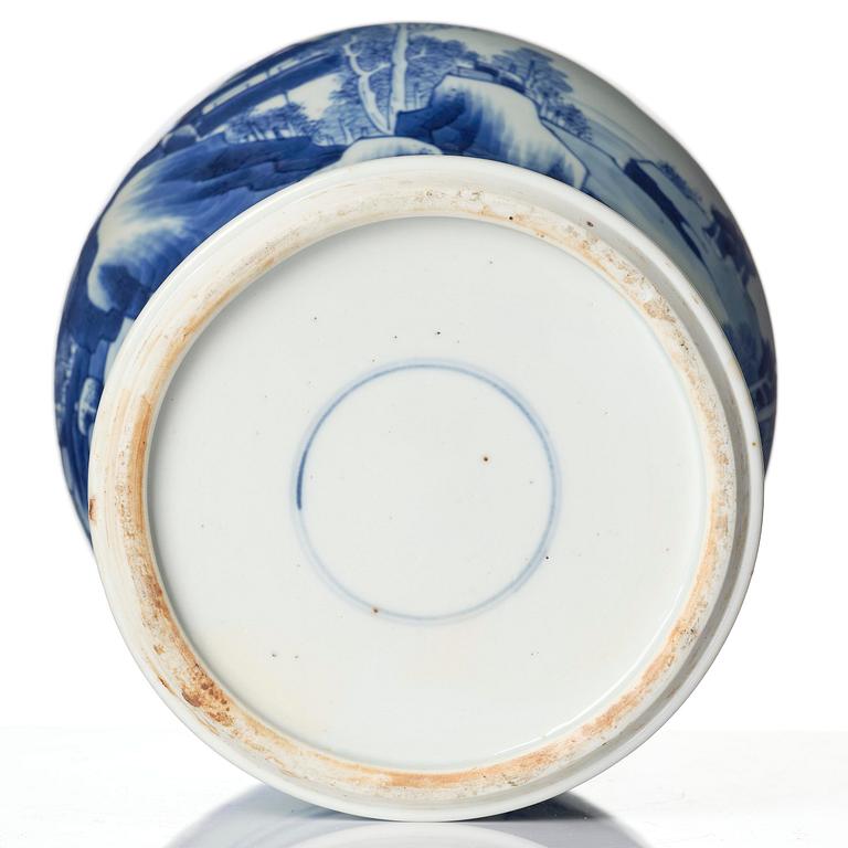 A blue and white vase, Qing dynasty, Kangxi (1662-1722).