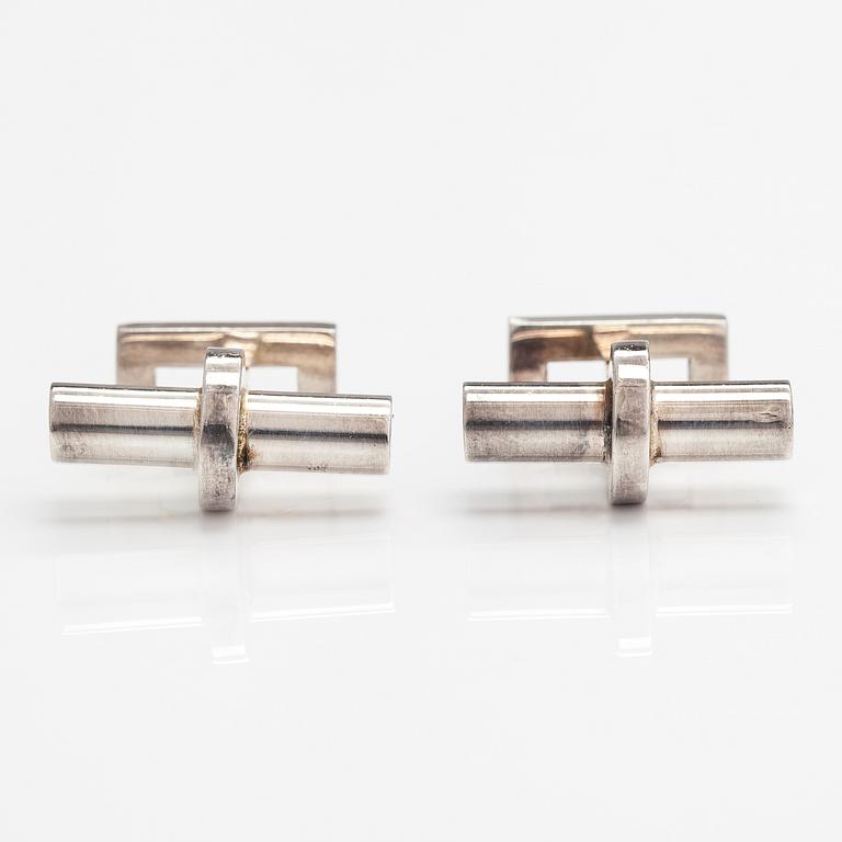 Pekka Piekäinen, A pair of sterling silver cufflinks. AUran Kultaseppä, Turku 1973.