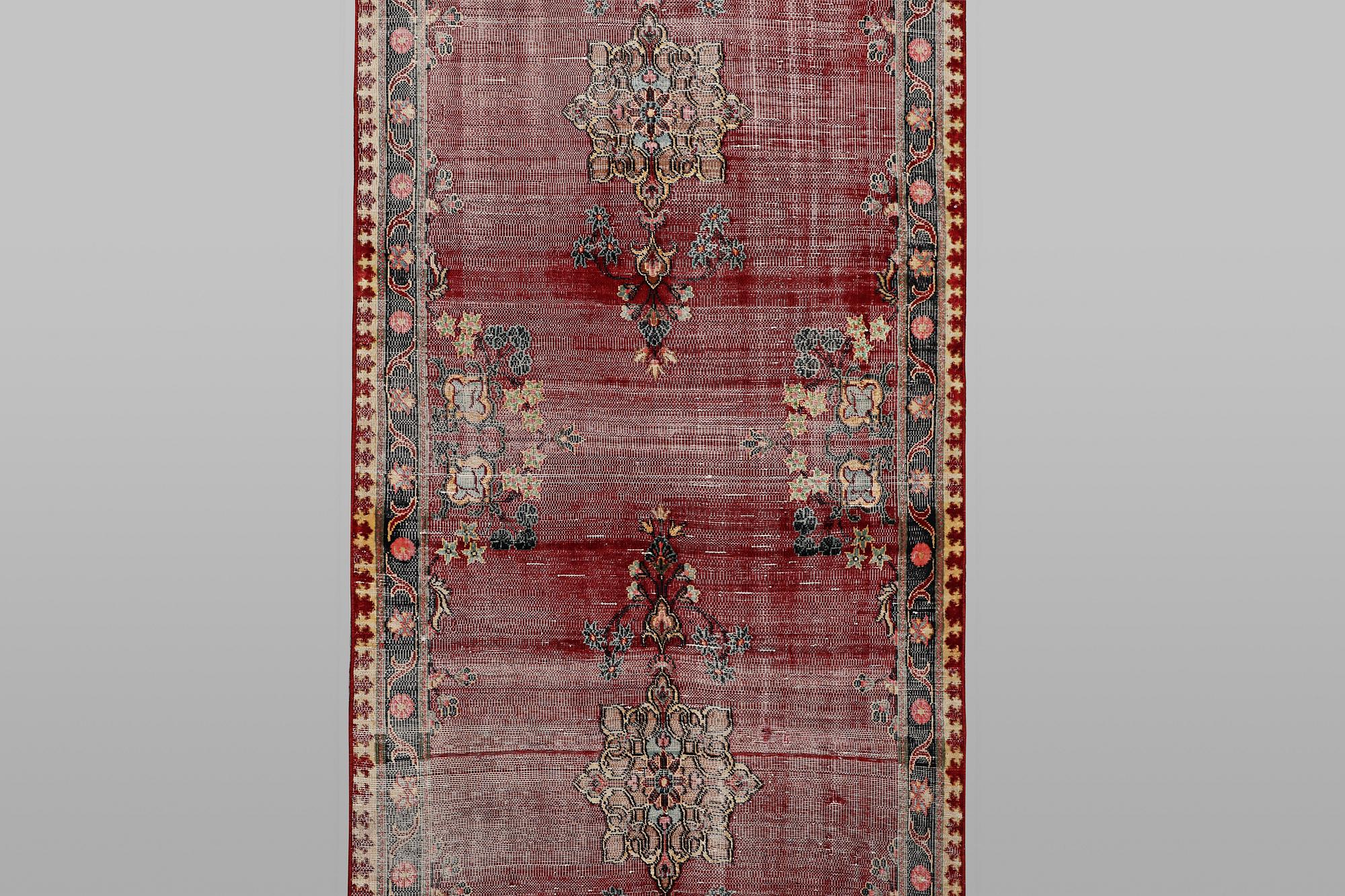 Matta, orientalisk, vintage design, ca 207 x 86 cm.