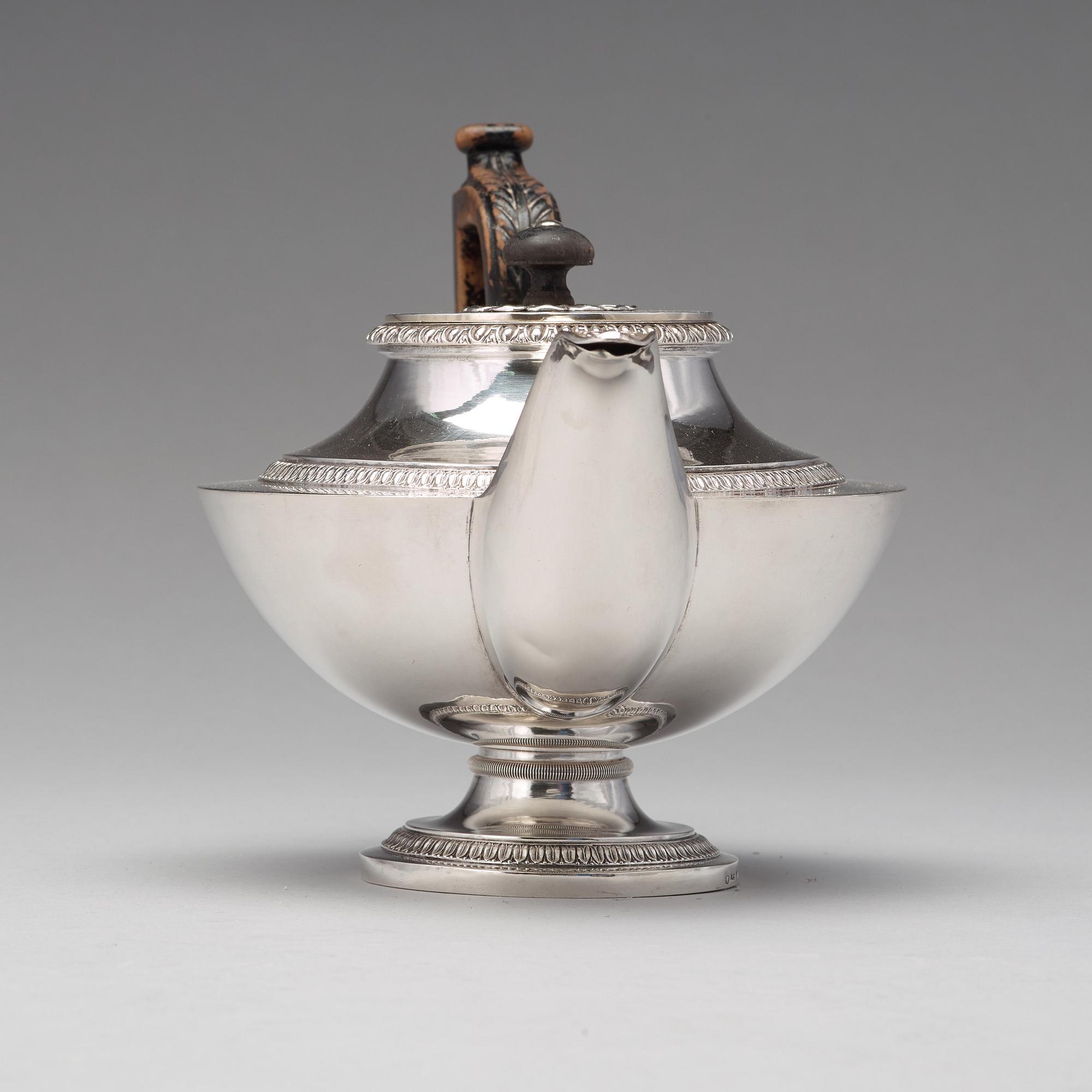 Adolf Zethelius, tekanna, silver, Stockholm 1816. Empire.