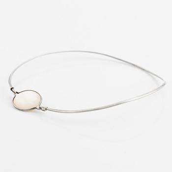 Vivianna Torun Bülow-Hübe, collier sterlingsilver med pärlemor, Jakarta Indonesien.