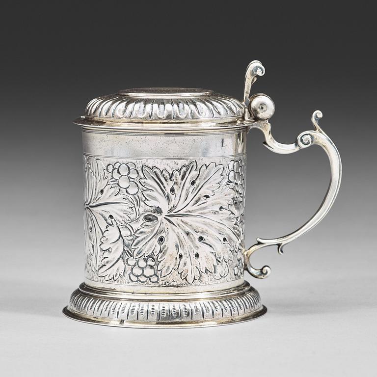 ABRAHAM GRILL, Augsburg (verksam 1672-1682), dryckeskanna, silver, barock.