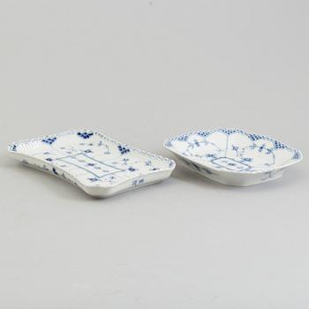 A set of 32 pieces of 'Musselmalet' porcelain tableware, Royal Copenhagen.